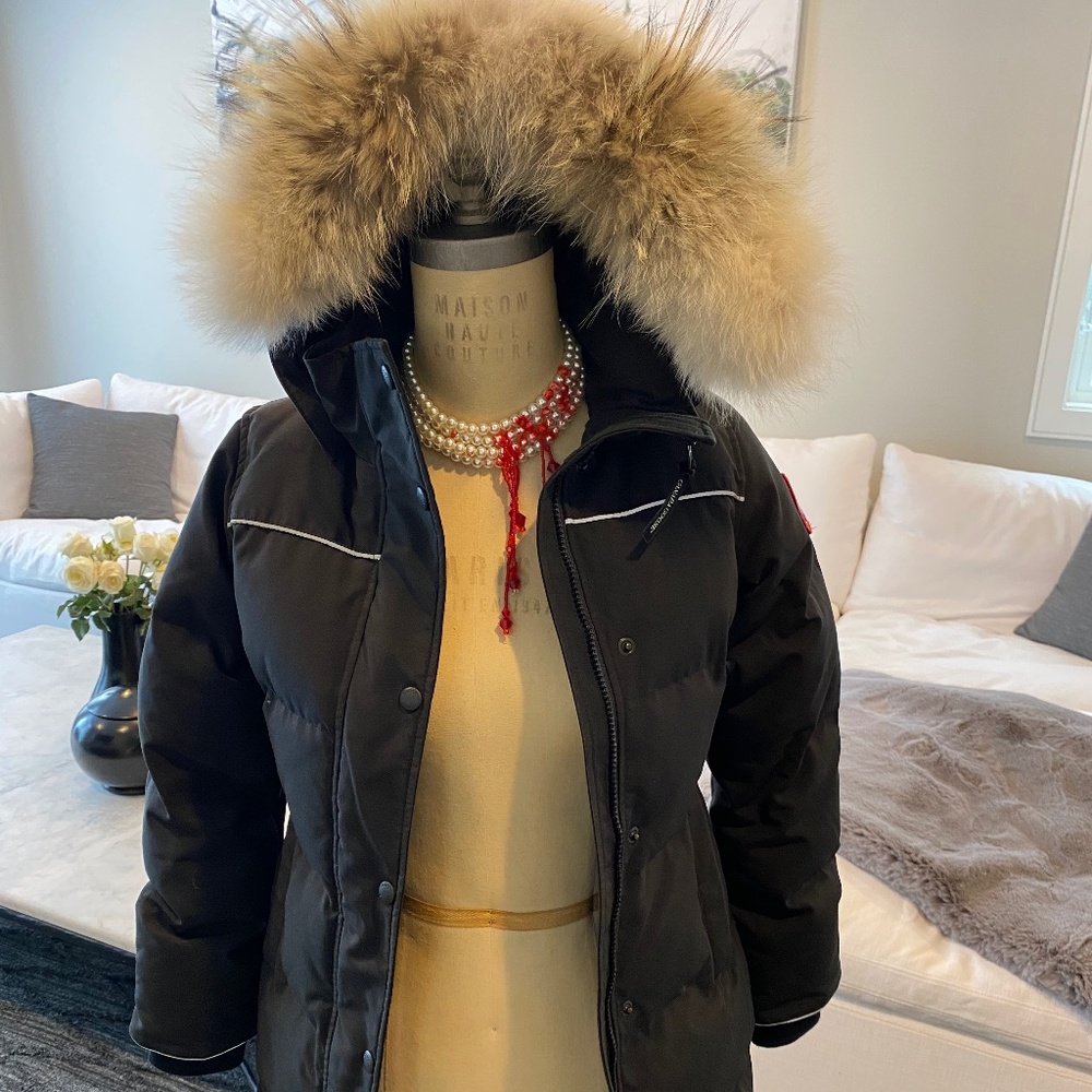Canada Goose girl puffer coat size M (10-12Y)